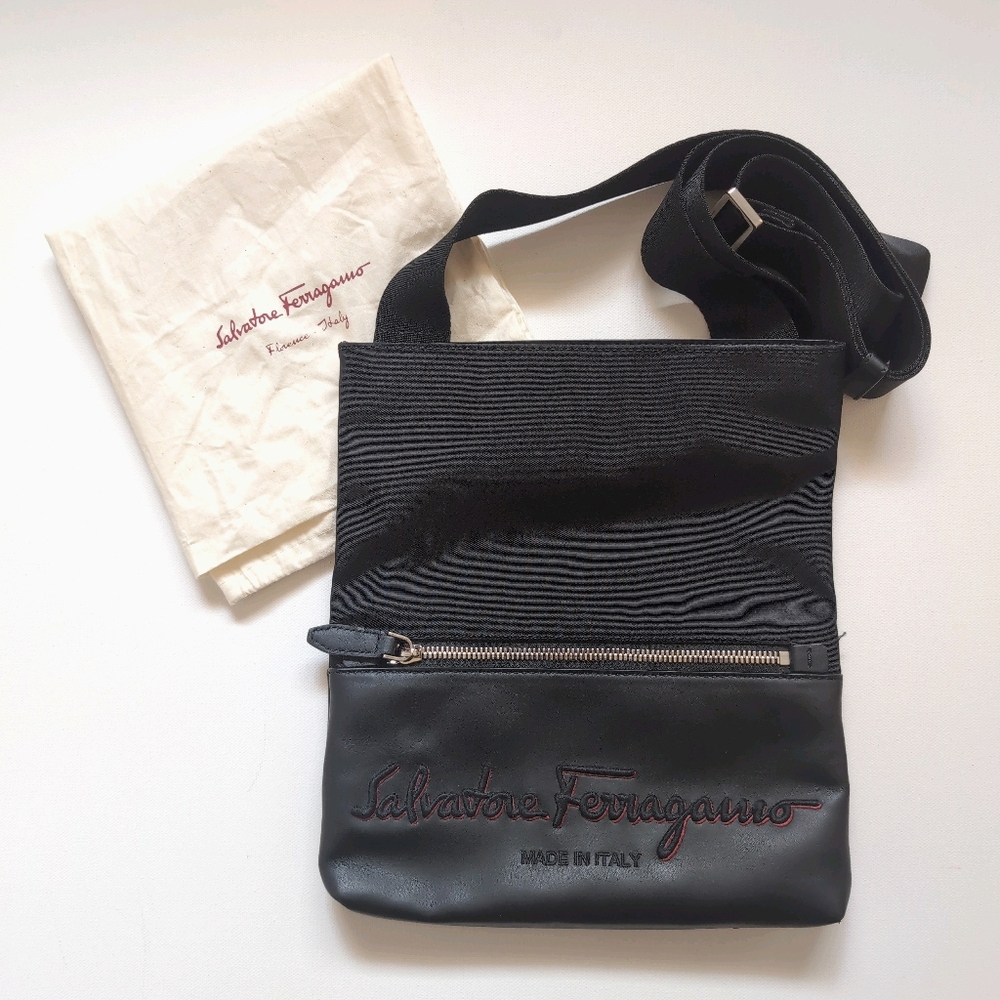 🚫SOLD🚫 Salvatore Ferragamo Black Leather Crossbody Bag with Logo Embroidery - Picture 1 of 8